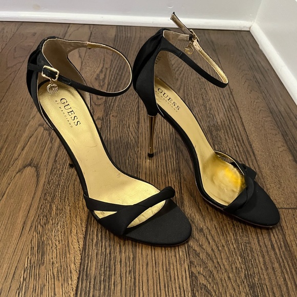 EUC Guess Heels - Picture 3 of 8